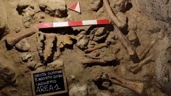 Rămăşiţele a nouă oameni de Neanderthal, descoperite într o peşteră din apropiere de Roma jpeg