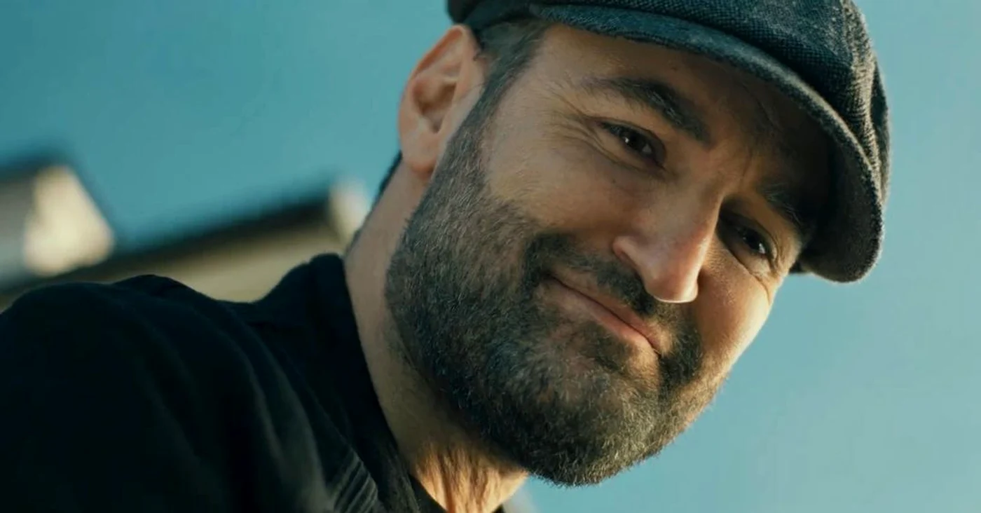Smiley a reacționat cu umor la zvonurile că prețul benzinei va sări în aer