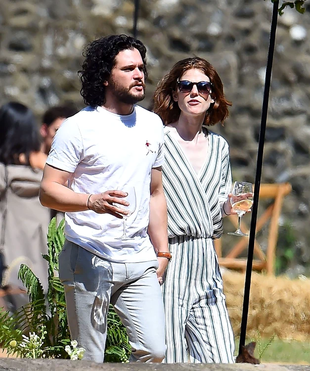 *PREMIUM EXCLUSIVE* STRICTLY NOT AVAILABLE FOR ONLINE USE UNTIL 17:30 PM UK TIME ON 26/6/2018 MUST CALL FOR PRICING BEFORE USAGE   Newly Married Kit Harington and wife Rose Leslie post wedding Family jpeg