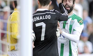 Portughezul a lovit cu pumnul un adversar jpeg