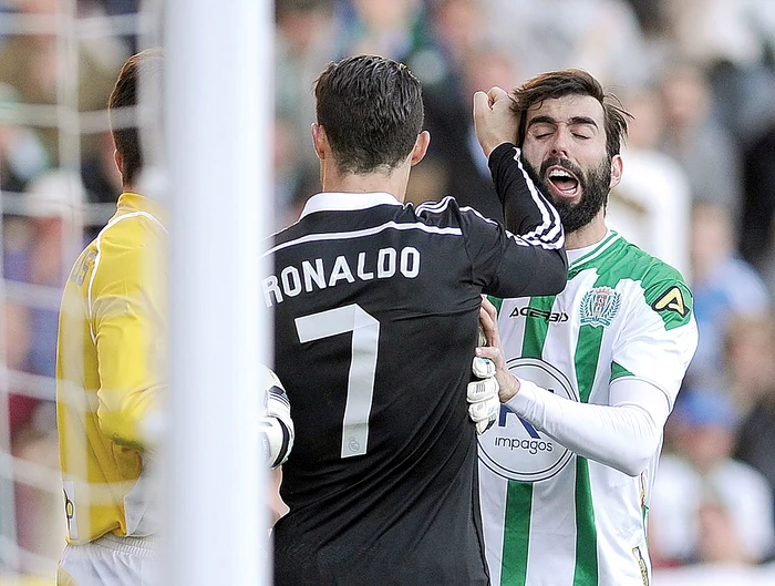 Portughezul a lovit cu pumnul un adversar