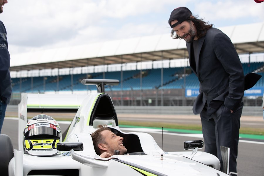 Documentar din culisele Formulei 1, cu gazda și producătorul Keanu Reeves, disponibil pe Disney+ TRAILER