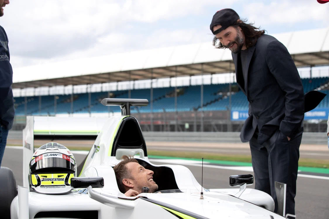 Keanu Reeves, gazda și producătorul serialului de pe Disney+