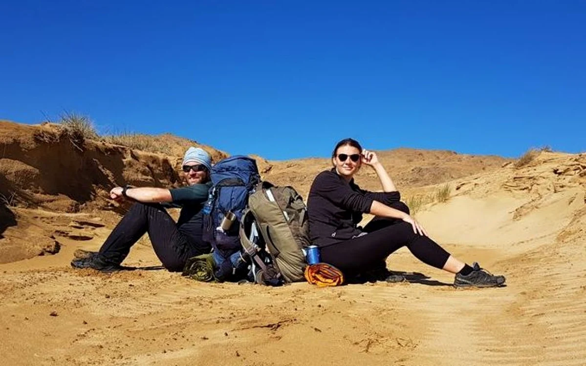 Radu Păltineanu şi Irina Repede, poate singurii români care şi-au propus traversarea pe jos a Noii Zeelande. FOTO: facebook