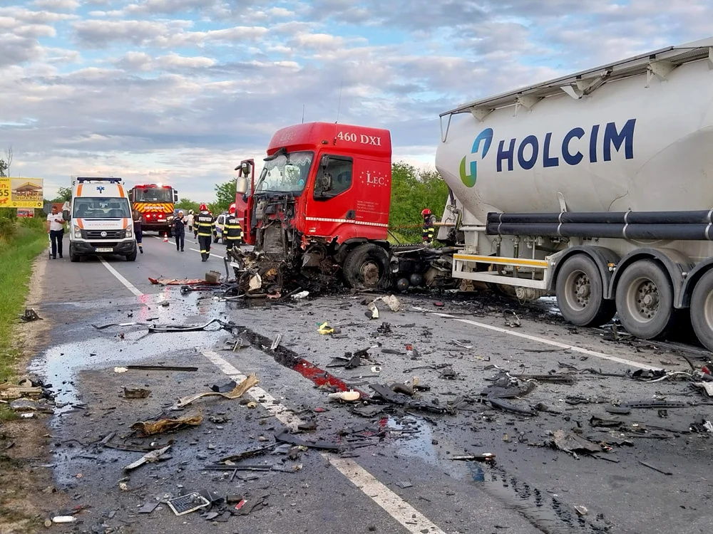 În accident și-au pierdut viața două persoane FOTO: martor