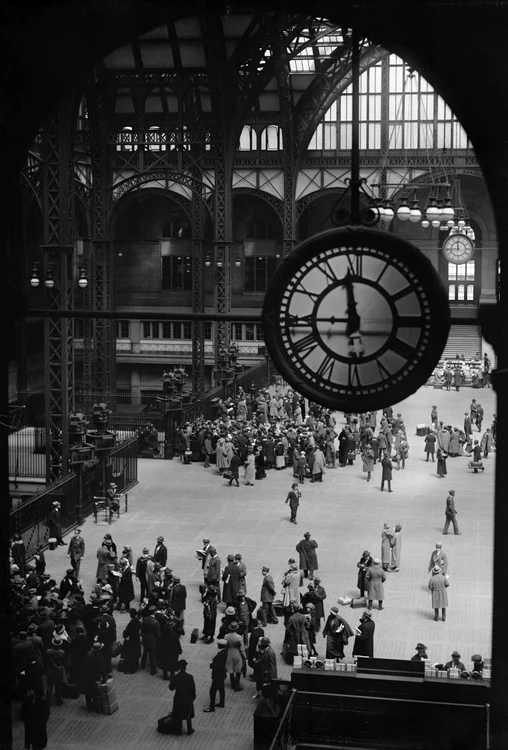 Interiorul Penn Station din New York, în 1924