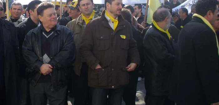Pe lângă primari, la protest au participat şi simpli locuitori