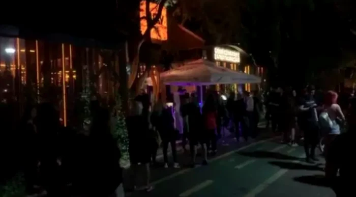 Tinerii au petrecut în Herăstrău, în a doua zi de relaxareFoto: Realitatea TV