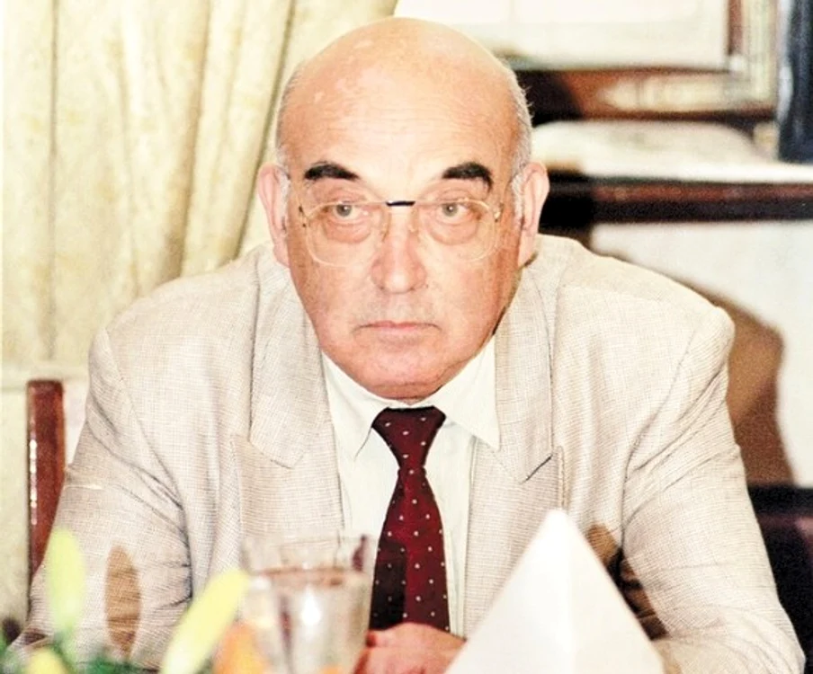 
    În 1996, Iosif Sava devenise cel mai cunoscut critic de muzică din RomâniaFOTO: adevarul.ro  