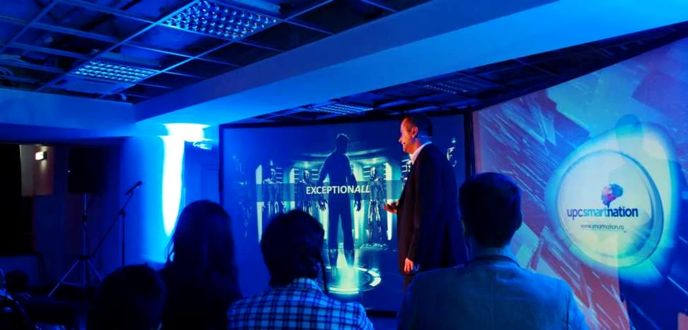 Cătălin Buliga, directorul tehnic UPC România, a prezentat proiectul SmartNation şi ce îşi propune noua platformă. FOTO Răzvan Băltăreţu/Adevărul