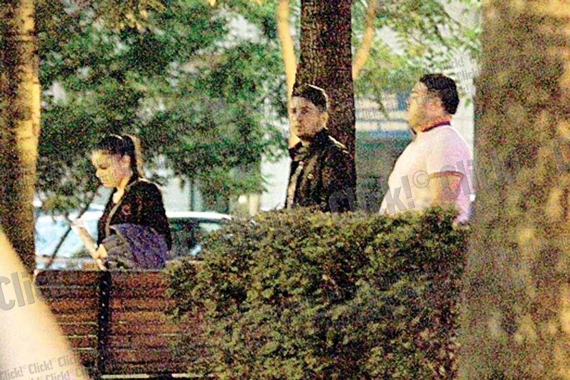Franco şi Carmen au luat masa în oraş, sub atenta supraveghere a lui Rustem Petrişor (Fotografii: Mihai Ionescu)