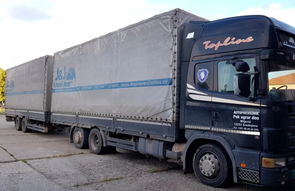 Tirul în care se aflau ascunse ţigările FOTO STPF Mehedinţi
