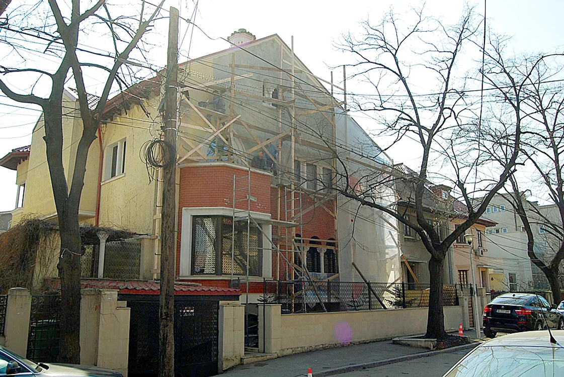În 2012, au renovat  şi exteriorul