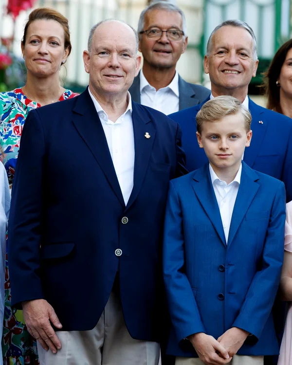 Albert și copiii jpg