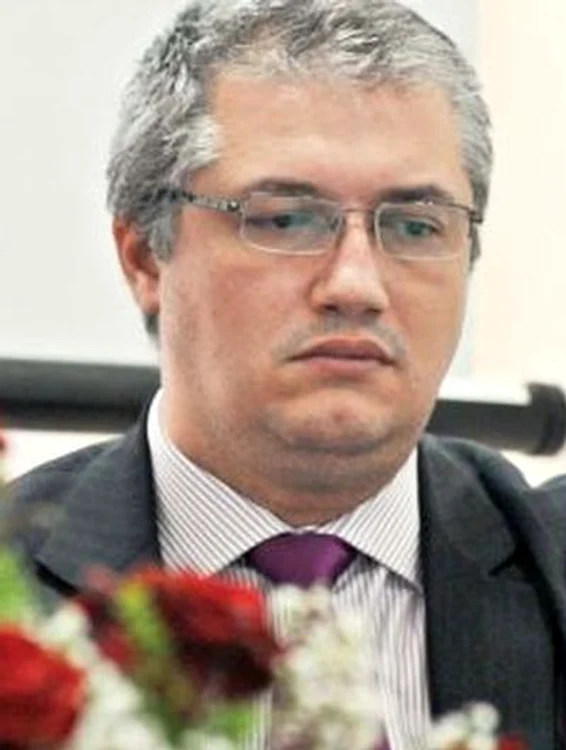 
    Cătălin Şerban  