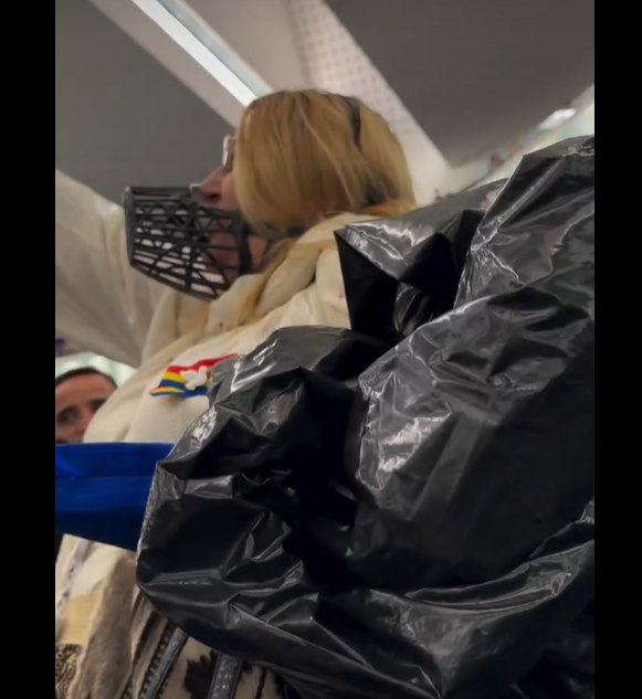 Circul Dianei Șoșoacă în Parlamentul European, explicat de un psihiatru. „Ai zice chiar c-a testat apele, să «simtă» sala” VIDEO Circul Dianei Șoșoacă în Parlamentul European, explicat de un psihiatru. „Ai zice chiar c-a testat apele, să «simtă» sala” VIDEO