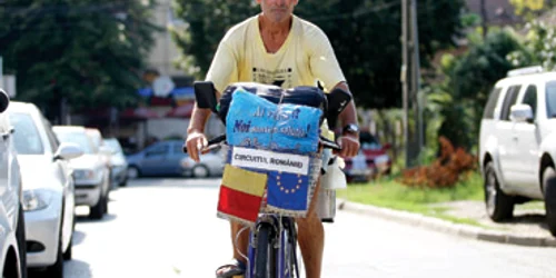 Timişoara: Un bătrân a ocolit ţara cu bicicleta