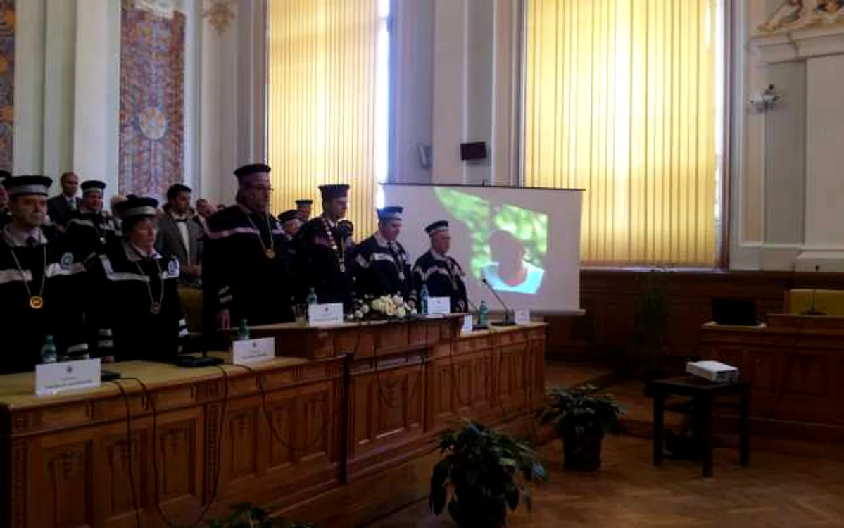 Senatul UBB la deschiderea anului universitar 2013. FOTO: Remus Florescu