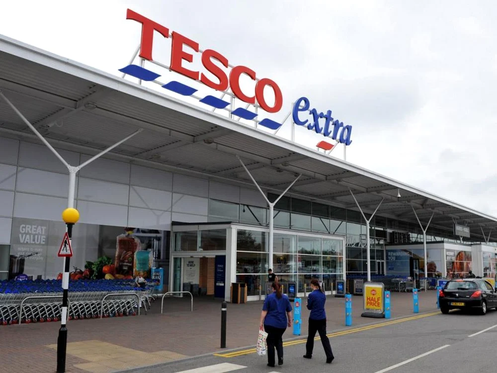 Magazin Tesco foto The grocer
