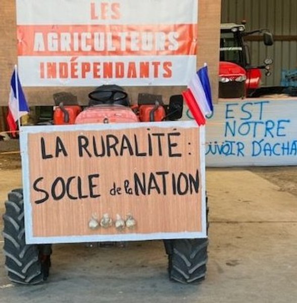Fermierii și pescarii francezi au organizat un miting împotriva politicilor UE și pentru creșterea veniturilor