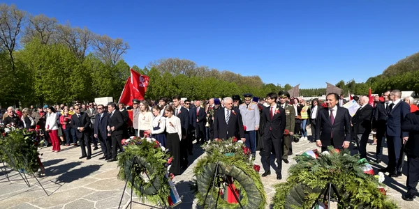 depuneri coroane ambasada rusiei in germania foto ambasada ruusiei germania png