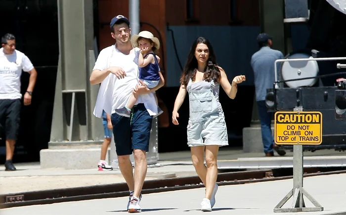 Exclusive    Ashton Kutcher & Mila Kunis Take Their Daughter To Griffith Park ***NO WEB USE W/O PRIOR AGREEMENT   CALL FOR PRICING*** jpeg