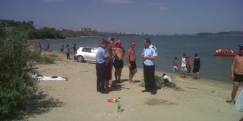 Trupul de negăsit al adolescentului a fost luat de curentul apei, foarte puternic în acea zonă, la confluenţa Siretului cu Dunărea