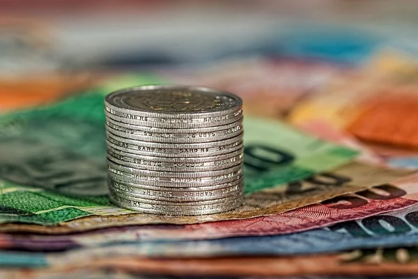 Piața mondială de crowdfunding este estimată la 16 miliarde USD