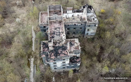 cladirea istorica fosta scoala de ucenici din hunedoara foto daniel guta adevarul