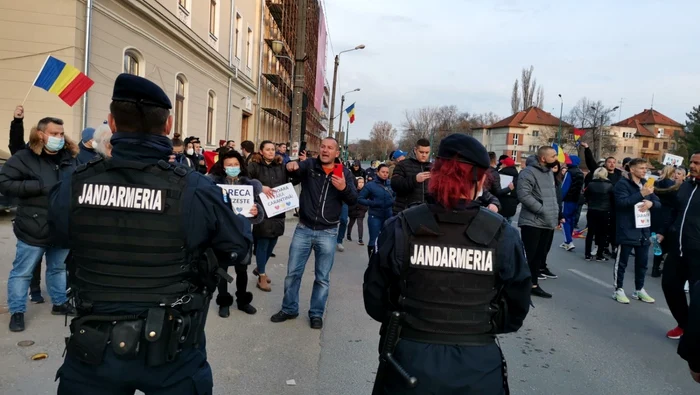 Forţele de ordine au blocat centrul Timişoarei FOTO Ş.Both