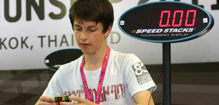 Feliks Zemdegs, campionul mondial la Cub Rubik 3x3