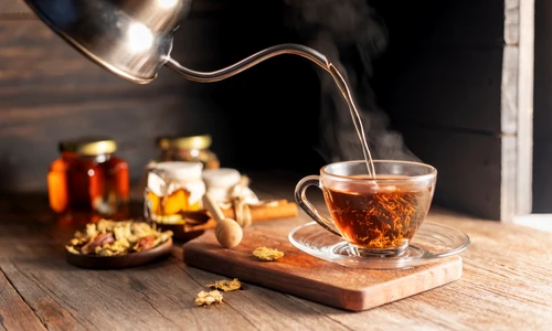 Retentia de apa  Sursa foto shutterstock 2372679411 jpg