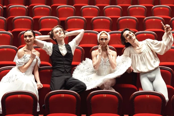 M. Minoiu, J. MacKay, I. Salenko și D. Tămăzlăcaru, la TNB, după o gală organizată de Alice Minoiu