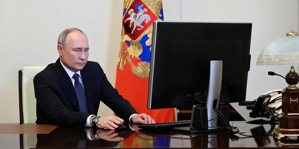 Putin sustine ca a votat online FOTO EPA EFE jpg