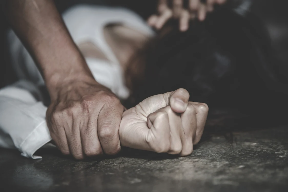 O femeie din Franța a fost violată și torturată cu brutalitate FOTO SHUTTERSTOCK