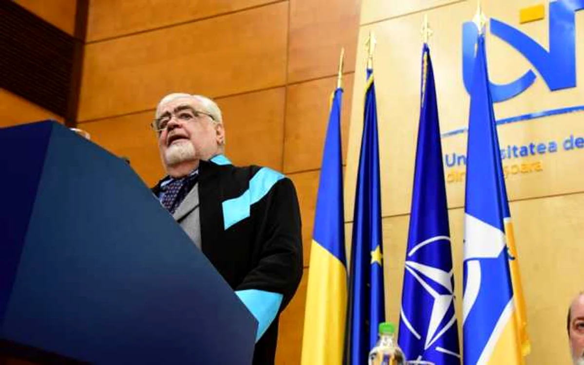 Andrei Pleşu primeşte titlul de Doctor Honoris Causa al UVT FOTO Universitatea de Vest din Timisoara