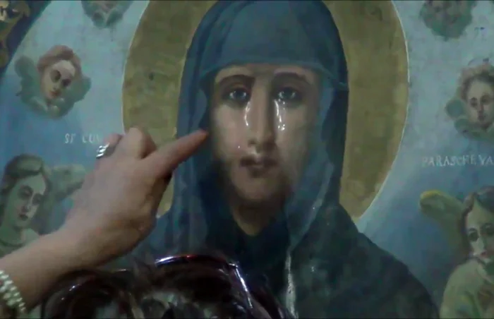 Până se va decide dacă Biserica se va închide pentru renovare sau ce se va întâmpla cu icoana, lăcaşul de cult este deschis în aceste zile pentru creştini, de dimineaţa până seara