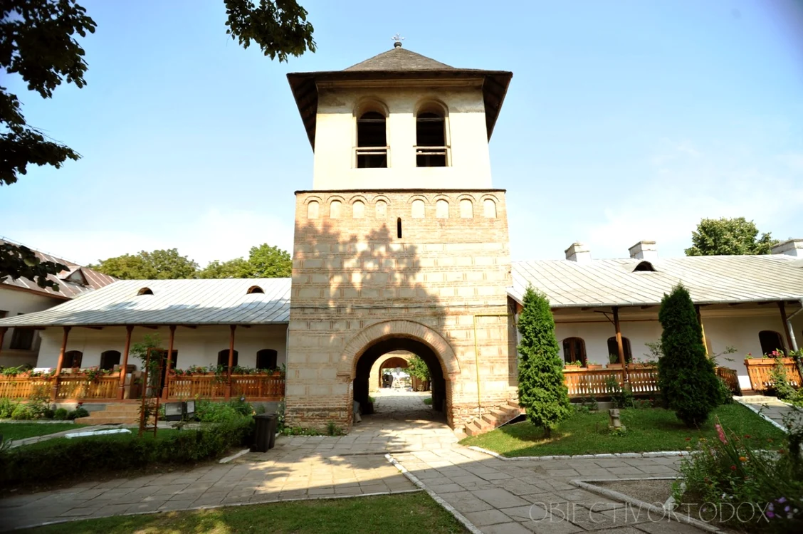 stelea manastire