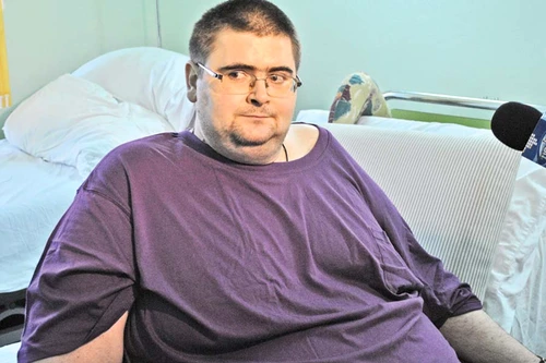Robert Cogeanu (40 de ani) este internat la Spitalul Judeţean Timişoara (FOTO: ROBERT BLOANCĂ)