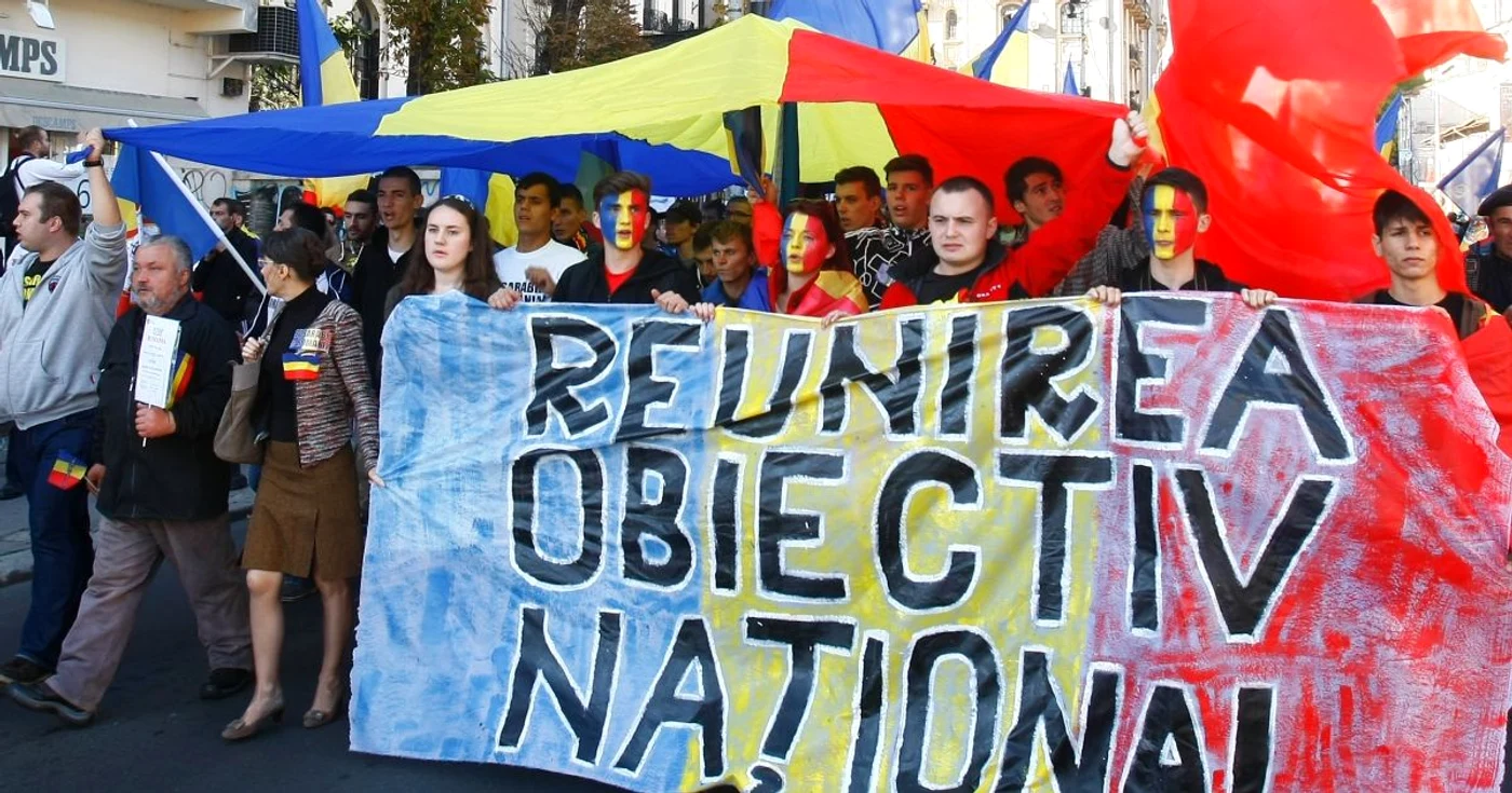 Zeci de mii de oameni din România şi Republica Moldova şi-au manifestat în stradă dorinţa de unire. Câţi vor, însă, ca cele două ţări să rămână despărţite de graniţă? FOTO: Eduard Enea