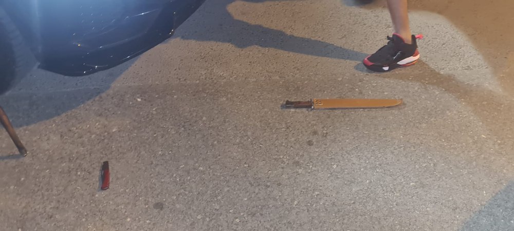 Clanurile care s-au bătut în Pantelimon erau înarmate până în dinți. Arsenalul de arme albe găsit asupra lor