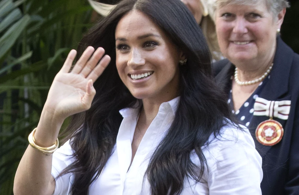 Meghan a purtat o pereche de cercei care a aparţinut Dianei