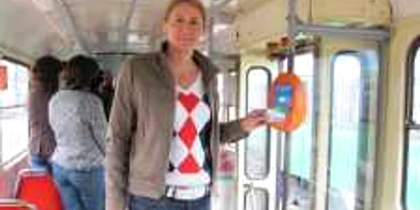 Validarea cardurilor se va face la urcarea în tramvai sau autobuz 