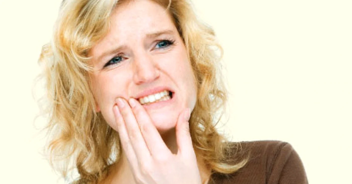 Durerea dentară poate fi prevenită prin evitarea băuturilor acidulate, reci sau fierbinţi