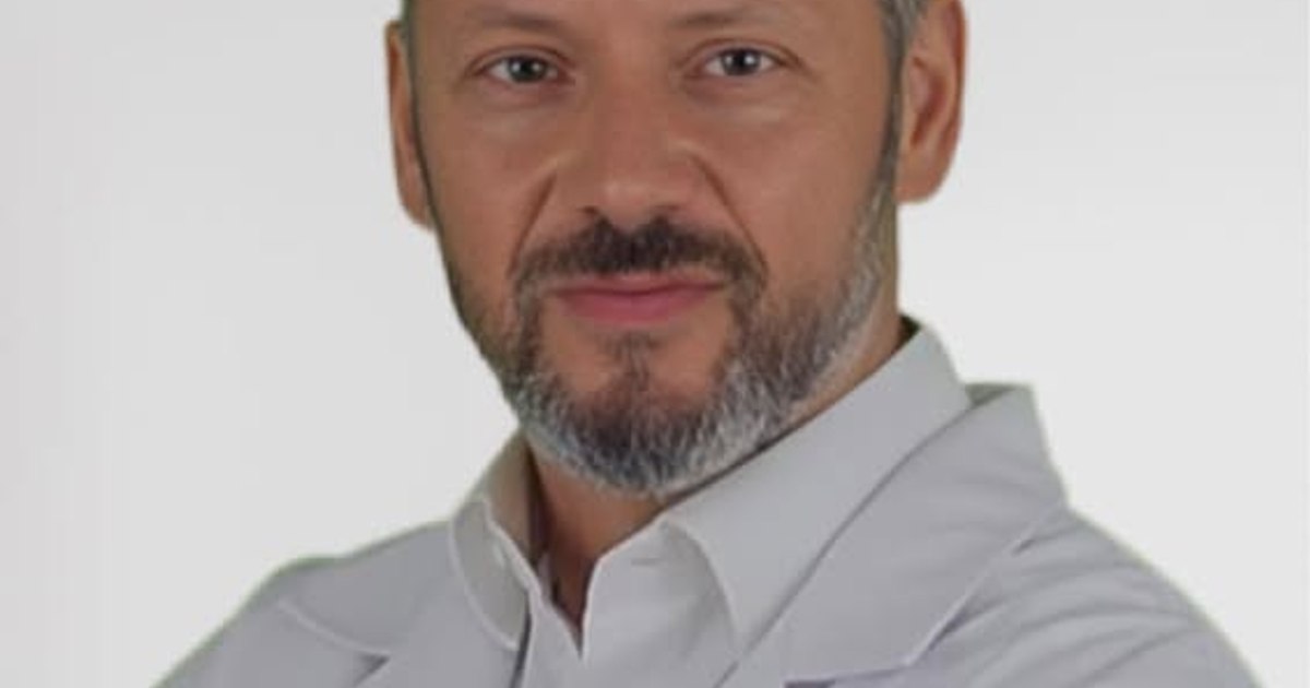 Un neurochirurg din Constanța s-a dat drept profesor la Stanford și a cerut 4.000 de euro pentru un produs de 187 lei. Un neurochirurg din Constanța s-a dat drept profesor la Stanford și a cerut 4.000 de euro pentru un produs de 187 lei.