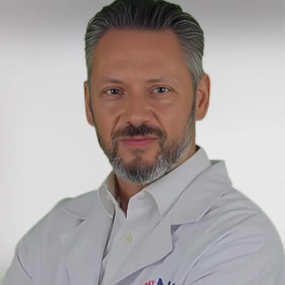 Un neurochirurg din Constanța s-a pretins profesor la Stanford și a taxat cu peste 4.000 de euro un produs de 187 lei