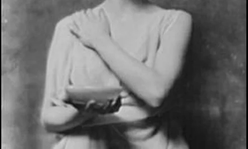 Audrey a avut primul rol din istorie dintr un film din 1915 care a interpretat nuditatea într o producție non pornografică jpeg