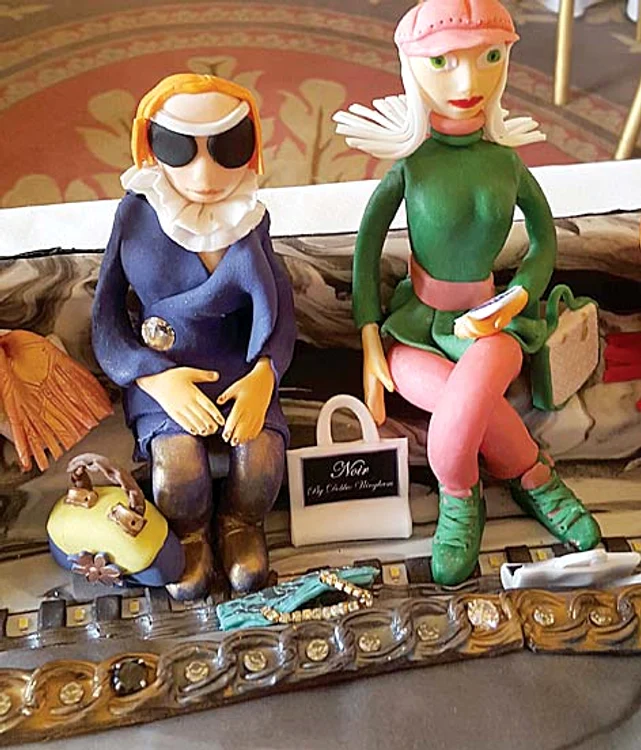 Fotomodelele  au genţi asortate