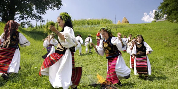 dansul lioarelor foto ghid local jpg