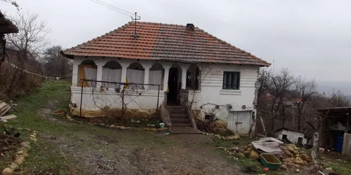 casa in care s-a sinucis pădurarul din Mehedinţi FOTO Corina Macavei 